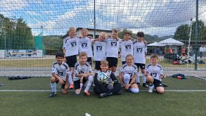 Jugendfu&szlig;ball: D2 - Jugend startet mit Turnier in Allendorf - Spa&szlig; in Fort Fun