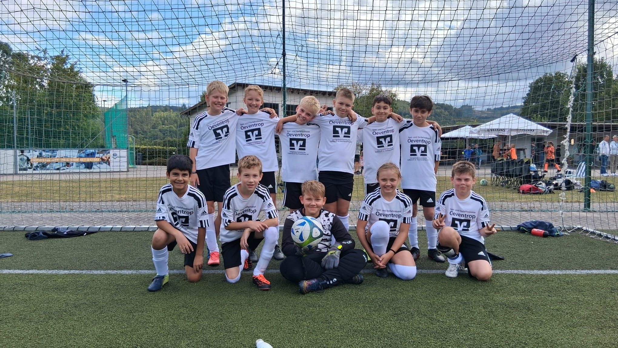 Jugendfußball: D2 - Jugend startet mit Turnier in Allendorf - Spaß in Fort Fun