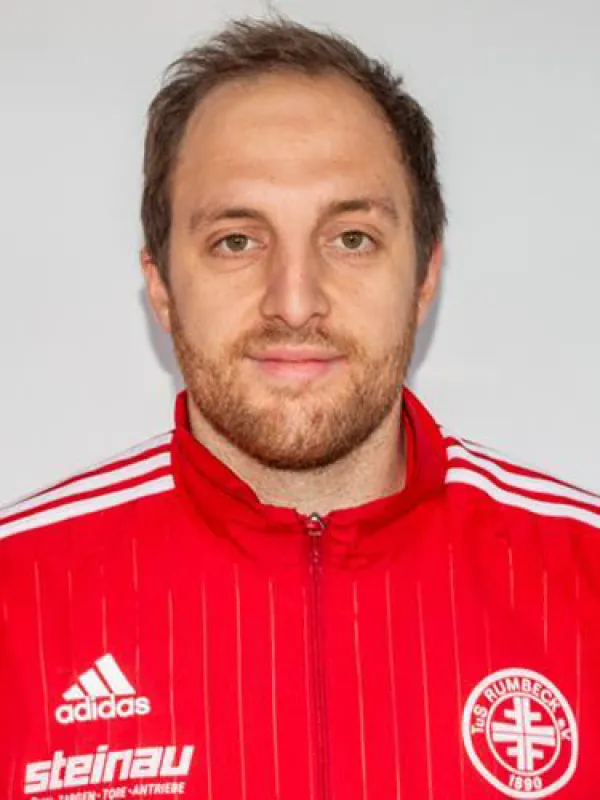 Alex Gierse steuert Ehrentreffer beim 2:6 in Balve zu